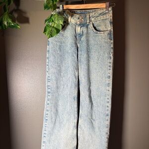 Super Low Levis size 25
